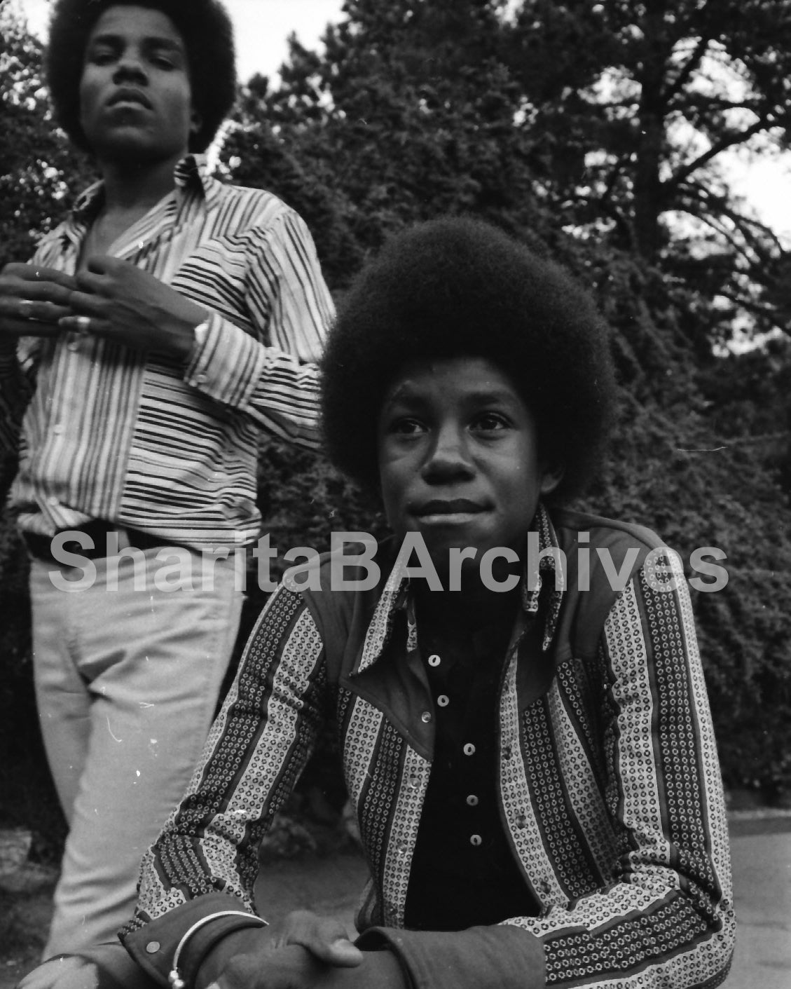 Jackie, Jermaine & Tito Jackson – Candid Basketball Photographs, circa 1972